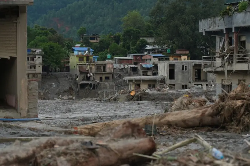 SKOČIO BROJ MRTVIH U NEPALU, TIJELA PRONALAZE I U INDIJI. IZDANO NOVO UPOZORENJE