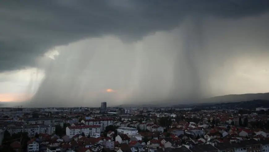 STIŽU GRMLJAVINSKA NEVREMENA I OLUJNI VJETAR: DVIJE REGIJE POD UPOZORENJEM