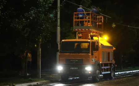 JAKO OLUJNO NEVRIJEME POGODILO OSJEČKO PODRUČJE. PADALA STABLA, GROM ZAPALIO KROV KUĆE...