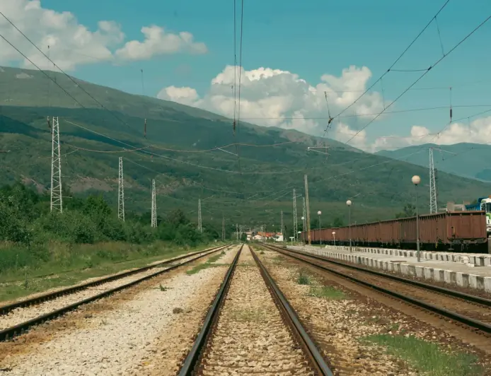 KORAK DO KATASTROFE: U RIJECI IZ TRAČNICA ISKLIZNUO VLAK, NEMA OZLIJEĐENIH