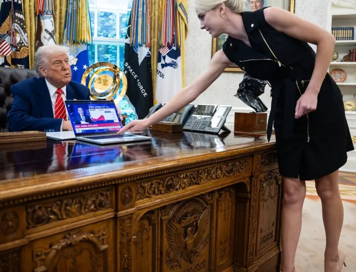 TRUMP BLISKOJ SURADNICI NATALIE HARP I DRUGIMA DAO NOVČANE DAROVE OD 45.000 DOLARA