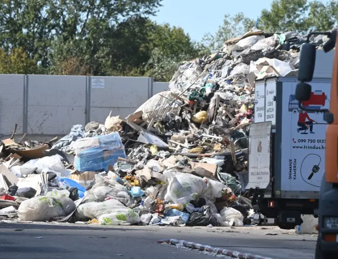 NA ODLAGALIŠTU U ZAGREBU PRONAĐEN KOSTUR. DOVEZEN JE U OTPADU S GRADILIŠTA