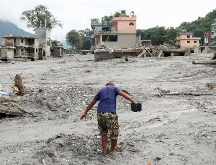 KATASTROFALNE POPLAVE I ODRONI POGODILI INDIJU I NEPAL: NAJMANJE 19 MRTVIH, DESETERO NESTALIH