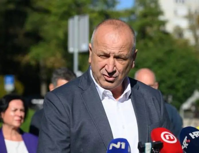 SINDIKAT ČISTOĆE DEMANTIRA ŠEFA HOLDINGA UOČI ŠTRAJKA: "NISMO POVEĆALI ZAHTJEV"