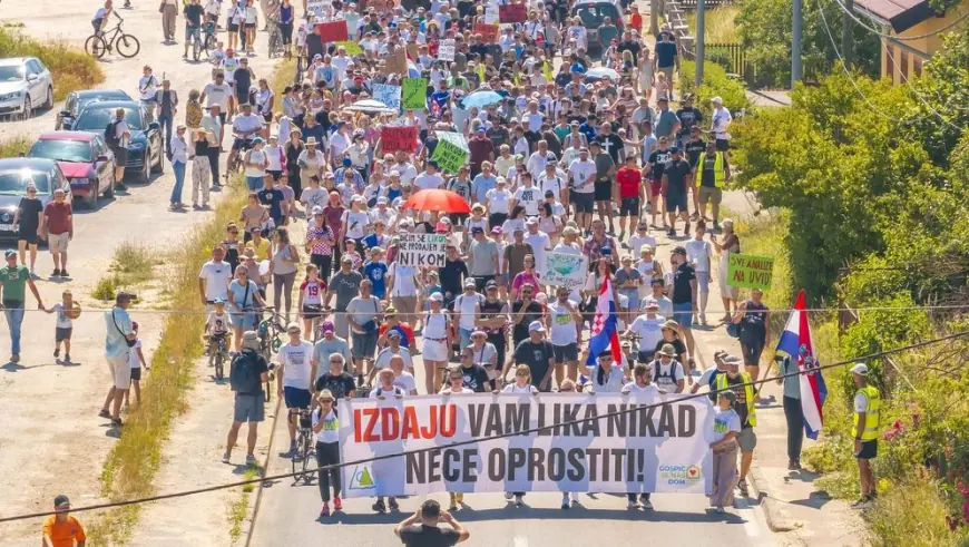 ORGANIZATORI VELIKOG PROSVJEDA UPUTILI SEDAM ZAHTJEVA VLADI