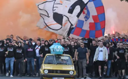 TORCIDAŠI PJEVALI "VISOKE PEĆI, POTPALJUJEM JA, DVA REDA KOKSA, TRI ŽIDOVA"