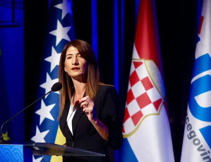 KOMŠIĆ PRIZNAO PORAZ, DODIK SLAVI, A HDZ-ova KANDIDATKINJA ĆE BITI PRVA HRVATICA U PREDSJEDNIŠTVU