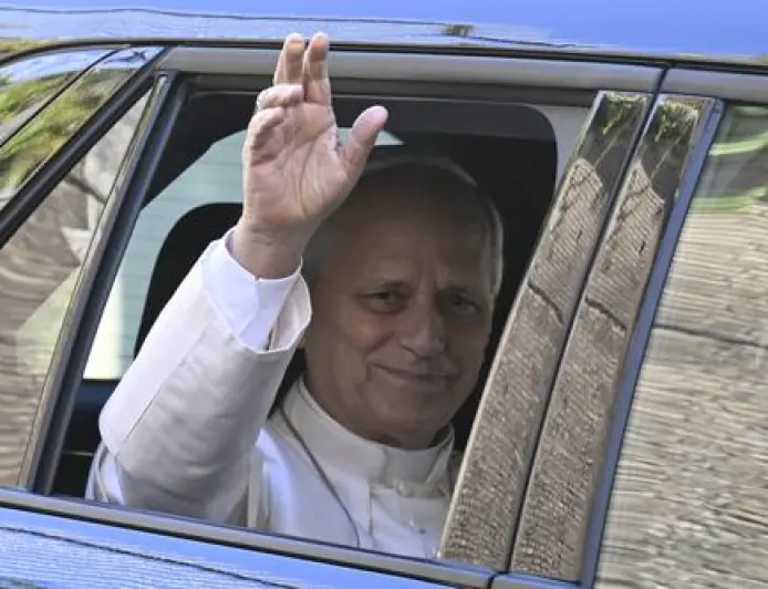 PAPA JE USPJEŠNO OPERIRAN