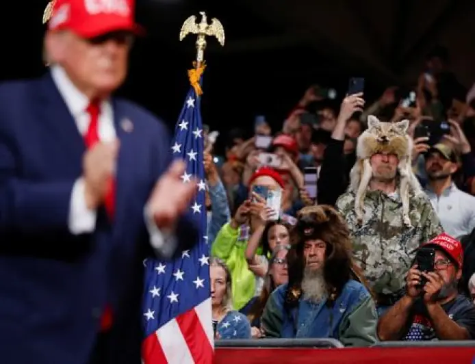 TRUMP UKIDA SANKCIJE I CARINE RUSIJI: "TO JE U NACIONALNOM INTERESU SJEDINJENIH DRŽAVA"
