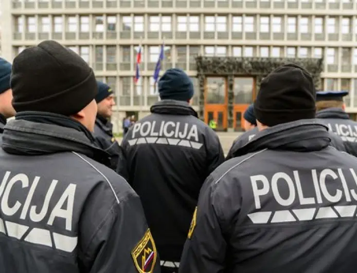 STRAVIČNO OTKRIĆE NEDALEKO OD HRVATSKE GRANICE. RADNIKE PREKO ZAGREBA DOVEZLI U ILEGALNU TVORNICU I DRŽALI KAO ROBOVE