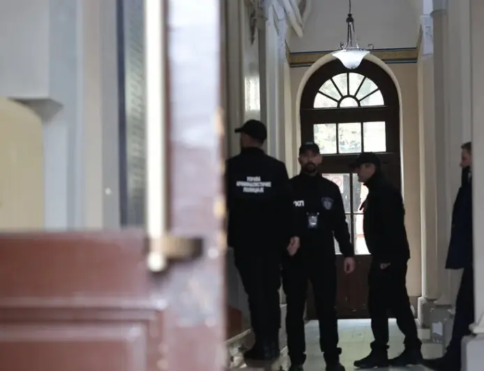 POLICIJA UPALA U SRPSKO MINISTARSTVO, MINISTRICA IZAŠLA SA SJEDNICE VLADE: OTKRIVENO ZAŠTO SU DOŠLI