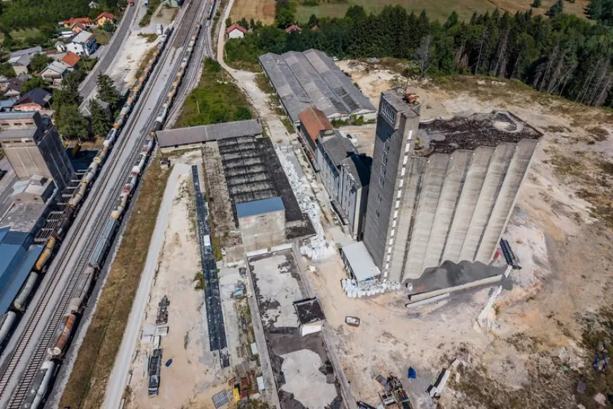ZASTUPNICIMA UZELI MOBITELE ZBOG OTROVA U LICI PA DOZNALI: SOA SVE ZNALA JOŠ 2022.