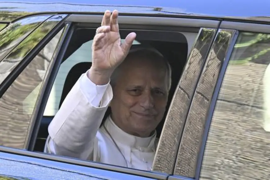 PAPA JE USPJEŠNO OPERIRAN